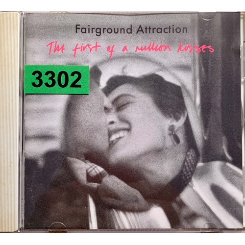 Fairground Attraction: «The First of a Million Kisses» (Japanese Edition)